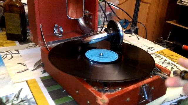 Патефон дорожный смотреть онлайн