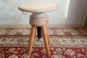 Табурет на винтовой опоре из дерева своими руками.