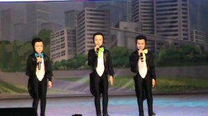 пингвины
в антарктиде льдины, три пингвина