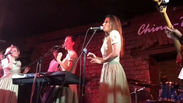 Платья за 130 - Глупая баба смотреть онлайн