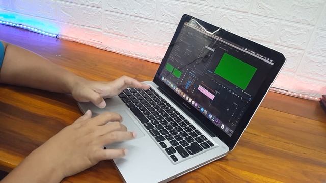 Tes Performa Macbook Pro 13 Mid 2012 - Editing Video смотреть онлайн