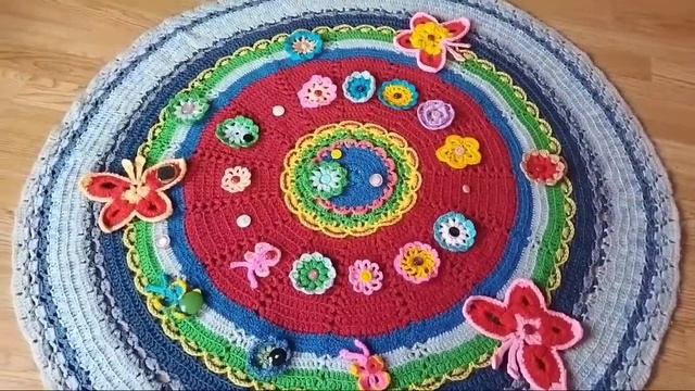 РАЗВИВАЮЩИЙ коврик из остатков пряжи крючком. Обзор.
