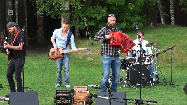 Lars Karlsson Band med Herr Johansson i Ransäter Bälgspel vid landsvägskanten 2015 смотреть онлайн