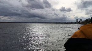 Новая набережная Саратов. Рыбалка на бычка на фидер и поплавок. Каменные монстры атакуют червя!