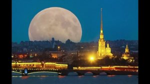 Почему две Луны?