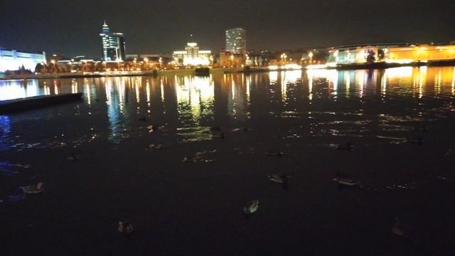 Озеро Кабан вечером в Казани. смотреть онлайн