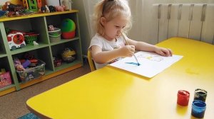 Сиреневая (младшая группа). Рисование "мячик для котёнка"