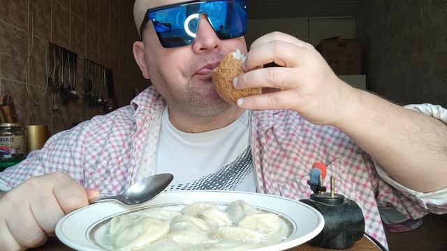 ОБЖОР пельмени с майонезом/мукбанг завтрак