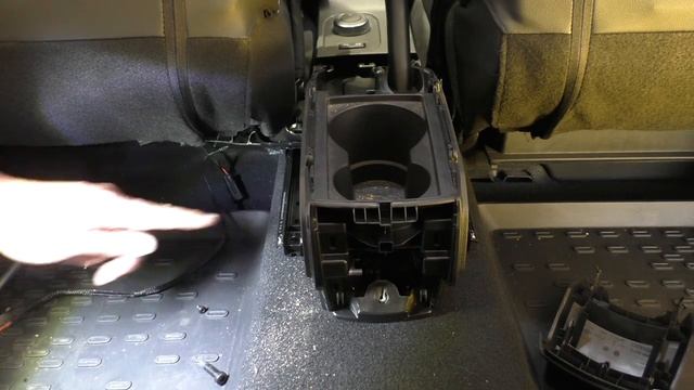 Dacia Duster II Prestige tausch Mittelarmlehne mit Staufach und QI Ladefunktion zum Umrüsten смотреть онлайн