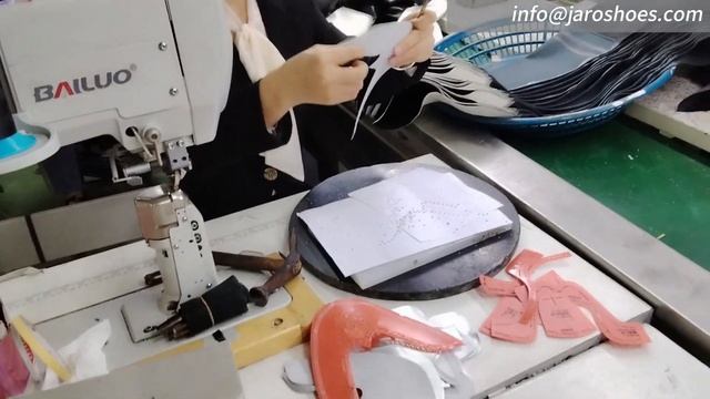 Step 4 How to perforate in leather - brogue shoemaking смотреть онлайн