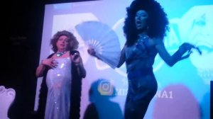 Drag queen fan : Mimi Clicquot e Miss Helen  : Mi sono innamorato di tuo marito