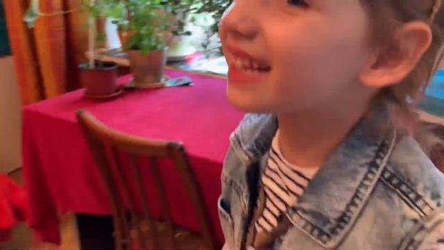 Проведали прабабушку и свозили её в ресторан Урюк на Вавилова