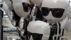 Чем отличается Карл Лагерфельд от дизайнеров одежды российской моды