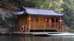 Достопримечательности Чжанцзяцзе. Искусственное озеро Баофэн.