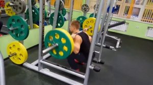Приседания т/а 100 кг