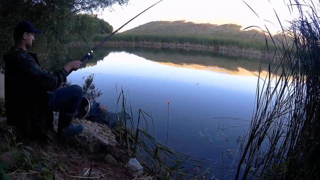 Рыбалка НА ПОПЛАВОК. Улов КРАСНОПЁРКИ. Рыбалка в АКТОБЕ. смотреть онлайн