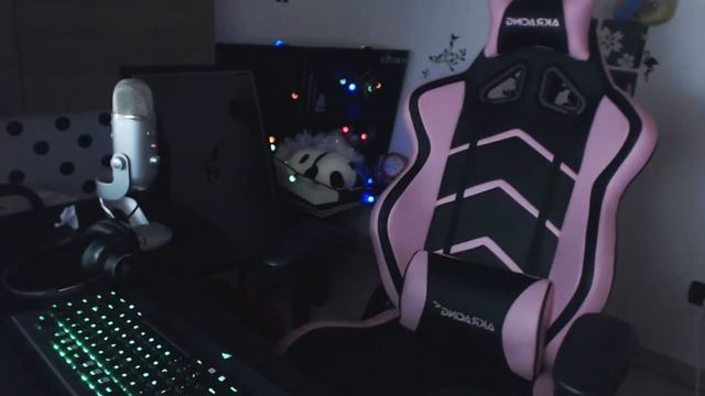 ШОК! СТРИМЕРША ПОВЕСИЛАСЬ НА СТРИМЕ!🔥 смотреть онлайн