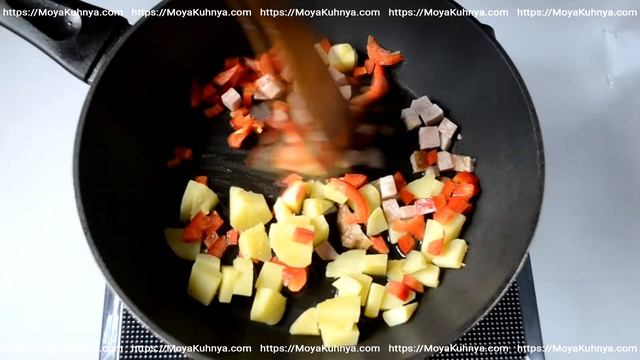 Омлет с овощами на сковороде за 10 минут! Сытный и вкусный завтрак готов! Рецепт приготовления.