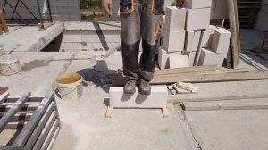 Перемычки из блоков изготавливаем на месте. Дом из газоблока, самодельные армированные перемычки.