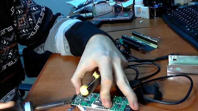 Замена Штекера питания ноутбука HP смотреть онлайн