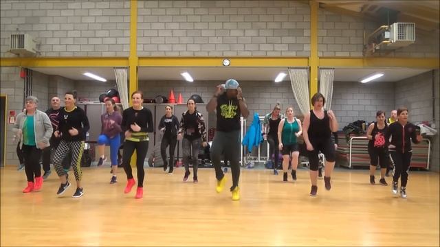 Zumba Dj Gringo Warm up смотреть онлайн