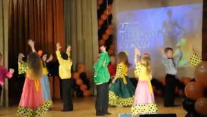 Ретро. Томочка танцует цыганский танец.