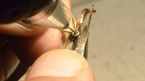 #СекретыЮвелира Ремонт золотых серёжек без пайки -сваркой.  Износ соединительных колечек.