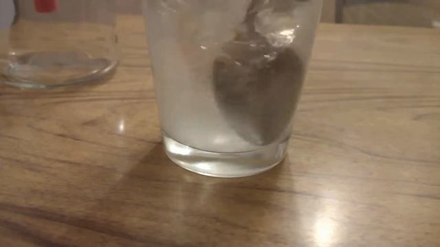 Выращивание соляных кристаллов - день 1 смотреть онлайн