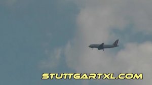 Stuttgart: Landeanflug auf den Flughafen Stuttgart (STR) Stuttgart Airport