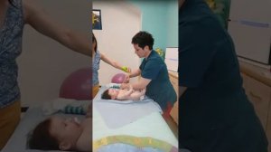 Детский массаж и упражнения для  малышки 4 месяца