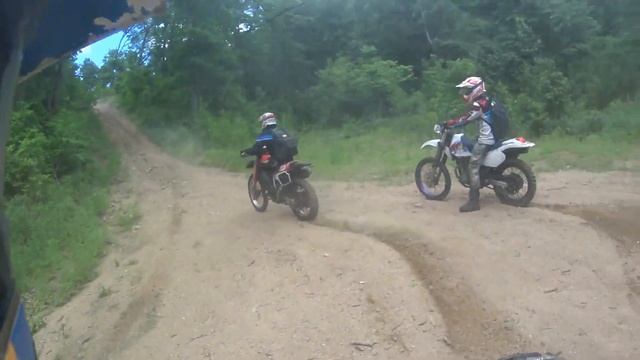 Водопады Приморья на мотоцикле. #YAMAHADT125 #YAMAHATT-R #HONDAXL2501979 #HONDAXR250R #CHINAMOTO201 смотреть онлайн