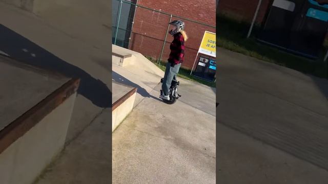 Teenage Girl EUC Jumping Electric Unicycle Veteran Patton Skatepark Nieuwpoort Belgium