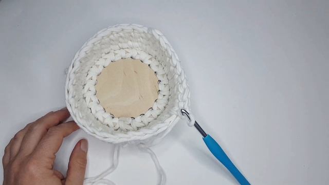 корзинка из трикотажной пряжи 