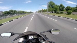 GSX-R600 экстренное торможение с 200 км/ч. Не заметил светофор :)