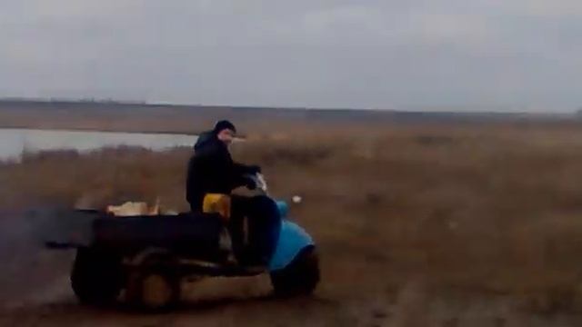 мотороллер муравей по грязи смотреть онлайн