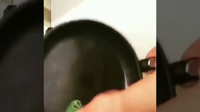 Как помыть посуду до скрипа в холодной воде за минуту смотреть онлайн