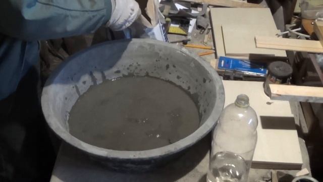 Замешивание клея для плитки вручную смотреть онлайн