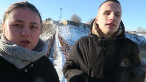 Мать школьника ВЫКИНУЛА IPHONE 15 PRO с моста из-за СТАНДОФФ 2 ! Дуэль в реальной жизни