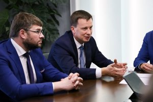 Депутат Государственной Думы Антон Немкин познакомился с  IT-проектами студентов АГТУ