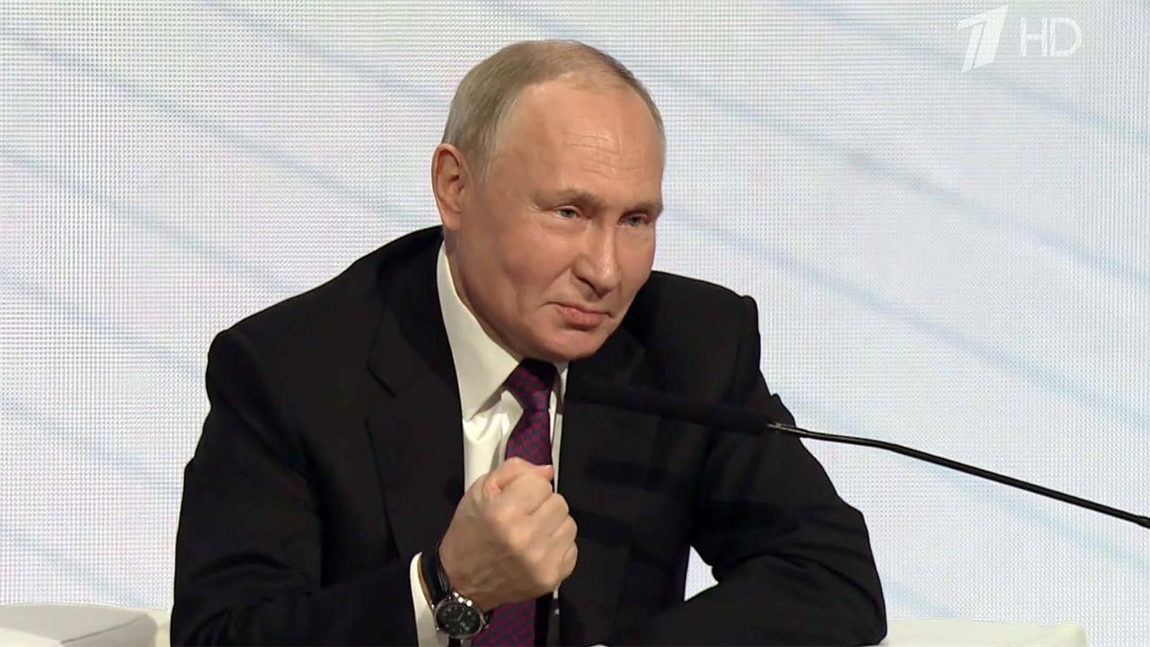 Предстоящее десятилетие станет для России временем большой стройки, заявил В. Путин на съезде РЖД.