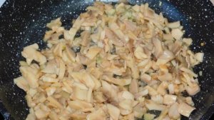 Свинина в сливочно-грибном соусе