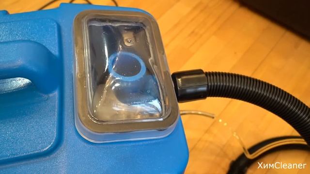 Занимательный процесс химчистки дивана с 3 котами смотреть онлайн