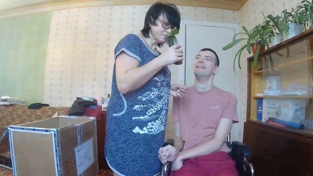 Новогодние ПОДАРКИ из Москвы /  Что за ЧУДО аппарат? / Огромная ПОСЫЛКА ?