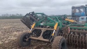 Дисковая борона Бабочка 5х2ПБ в работе