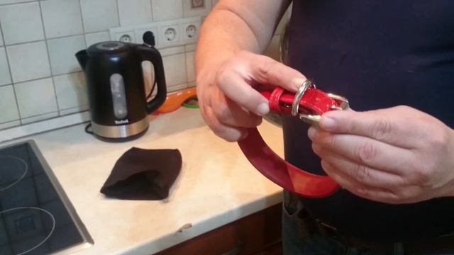 Французский бульдог Варенька празднует день рождения и получает подарок смотреть онлайн