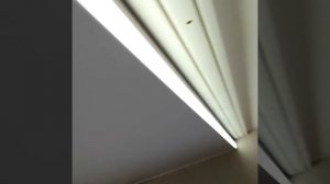 Ниша под карниз в натяжном потолке с подсветкой штор.