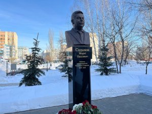 Открытие памятника М.Н. Садыкову