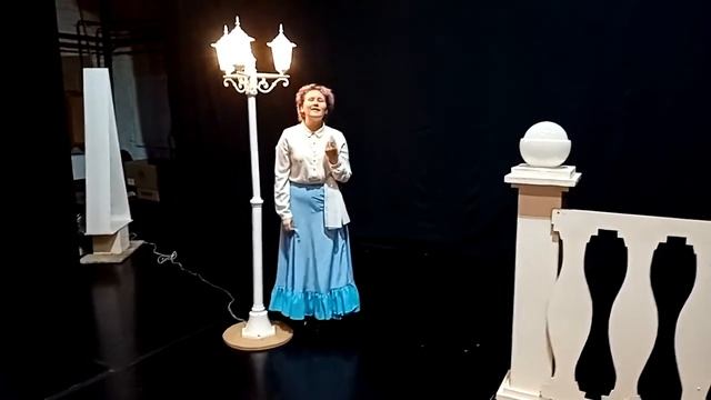 Страна читающая - Анна Кулакова читает произведение "Над окошком месяц" С.А. Есенина смотреть онлайн