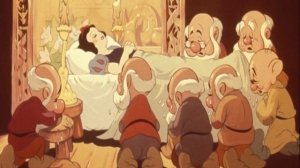 Белоснежка и семь гномов. Краткое содержание