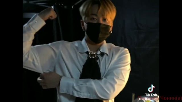 Подборка смешных видео про Stray Kids из тик-тока смотреть онлайн